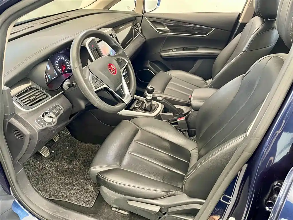 BYD BYD Song MAX 2017 1.5T Manual Smart Link Luxury Edition 7-Seater 2018 - thumbnail 6