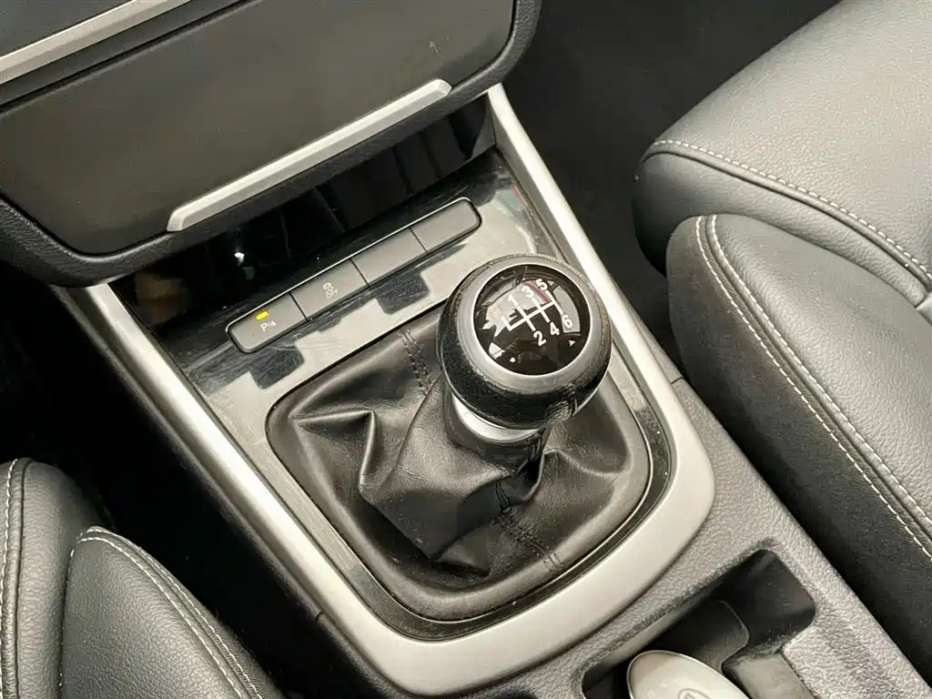 BYD BYD Song MAX 2017 1.5T Manual Smart Link Luxury Edition 7-Seater 2018 - thumbnail 11