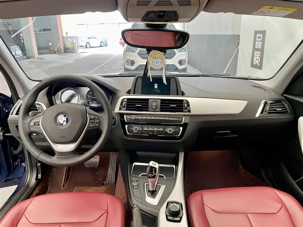 BMW BMW 1 Series (Import) 2018 118i Leading Edition 2019 - thumbnail 8