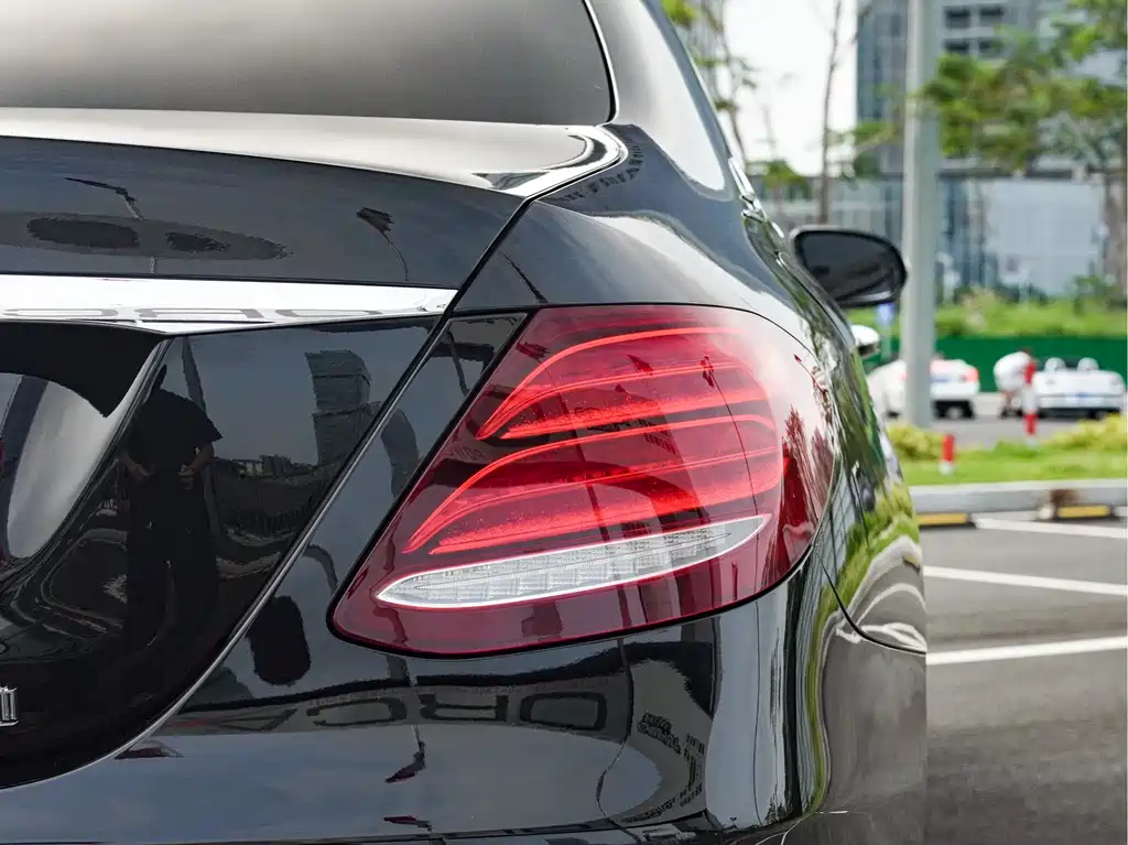 Mercedes-Benz Mercedes-Benz E-Class 2020 Facelift E 300 L Special Edition 2020 - thumbnail 6