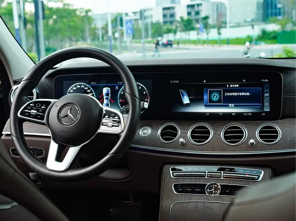 Mercedes-Benz Mercedes-Benz E-Class 2020 Facelift E 300 L Special Edition 2020 - thumbnail 17