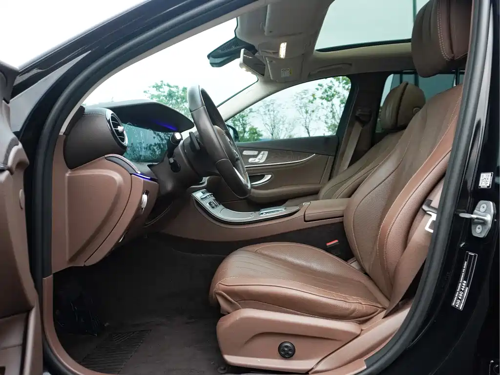 Mercedes-Benz Mercedes-Benz E-Class 2020 Facelift E 300 L Special Edition 2020 - thumbnail 18