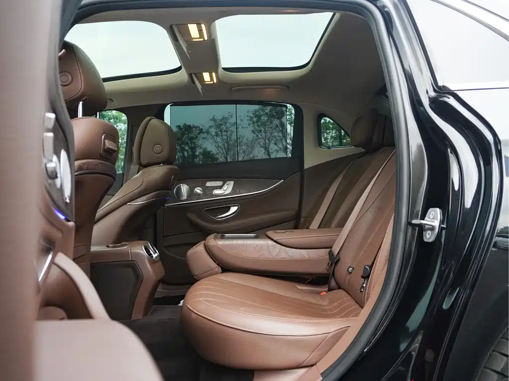 Mercedes-Benz Mercedes-Benz E-Class 2020 Facelift E 300 L Special Edition 2020 - thumbnail 19