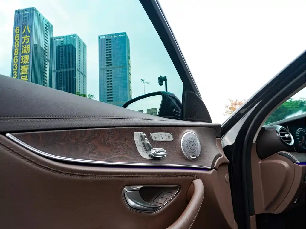 Mercedes-Benz Mercedes-Benz E-Class 2020 Facelift E 300 L Special Edition 2020 - thumbnail 27