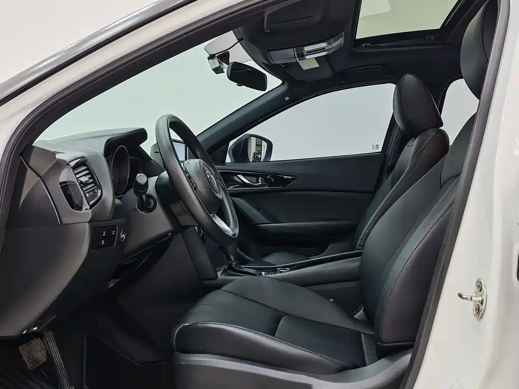 Mazda Mazda CX-4 2023 - thumbnail 7