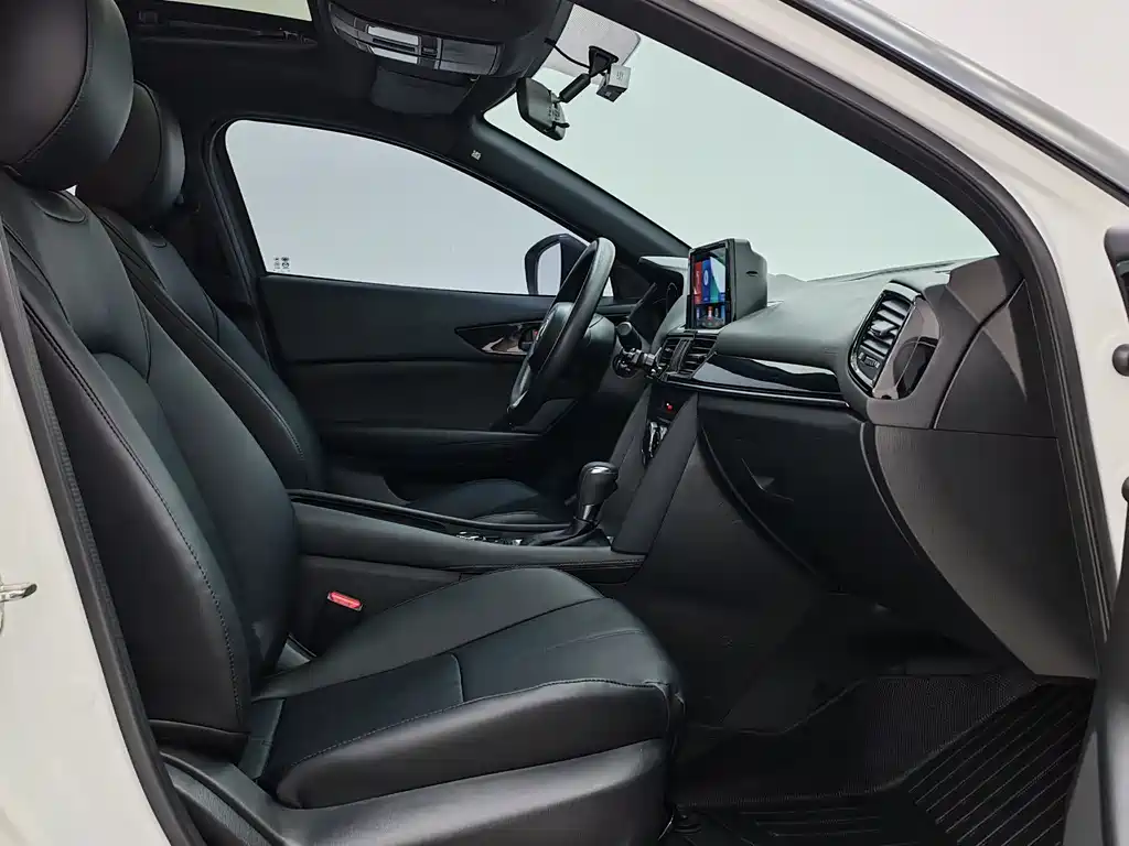 Mazda Mazda CX-4 2023 - thumbnail 9