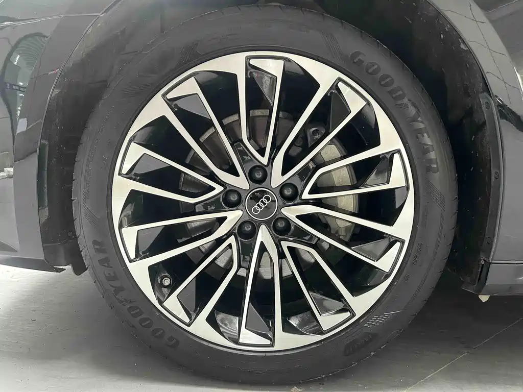 Audi Audi A7L 2024 45 TFSI Luxury 2024 - thumbnail 2