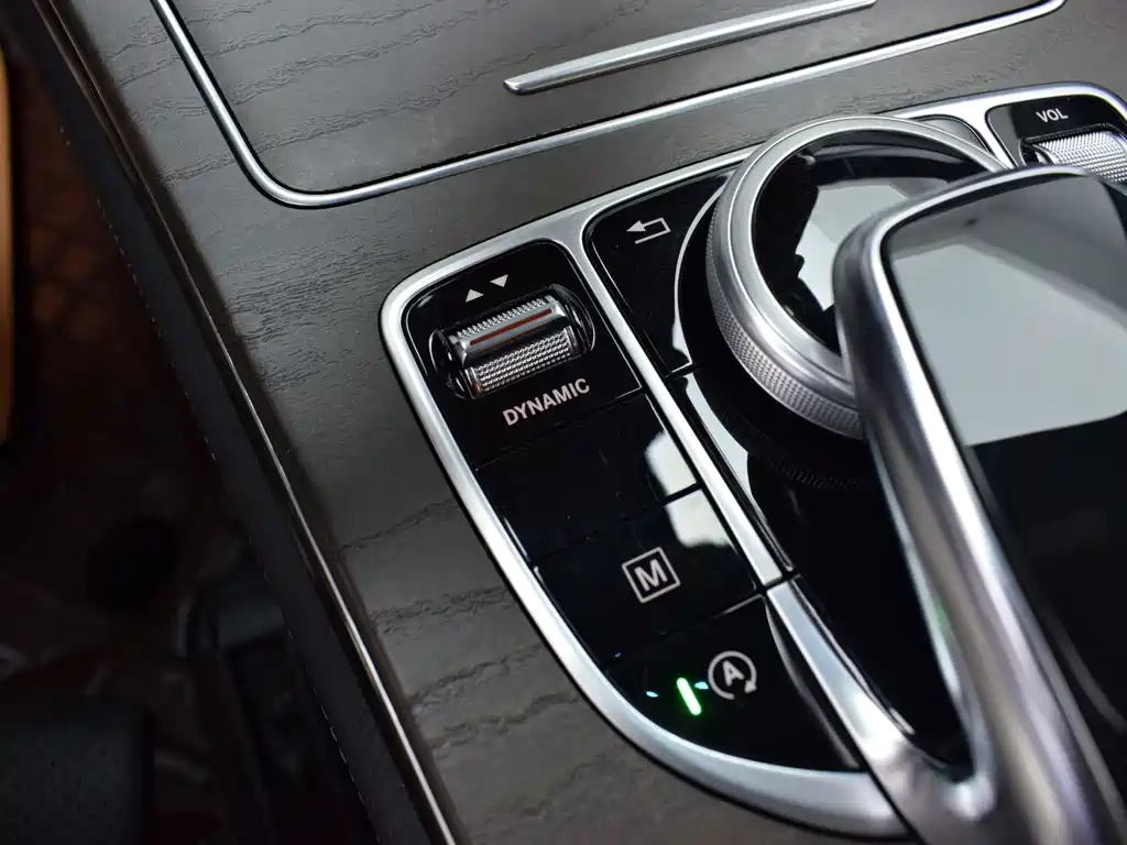 Mercedes-Benz Mercedes-Benz GLC 2019 GLC 300 L 4MATIC Dynamic 2019 - thumbnail 16