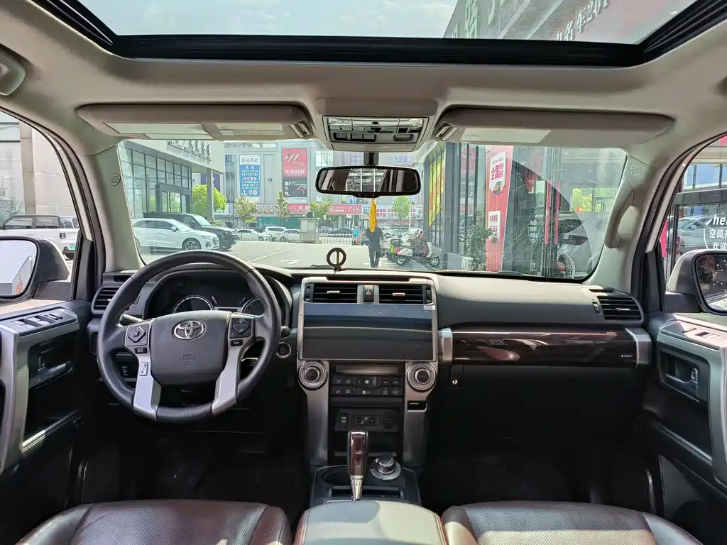 Toyota 2019 Toyota 4Runner 4.0L Canadian Spec 2019 - thumbnail 11