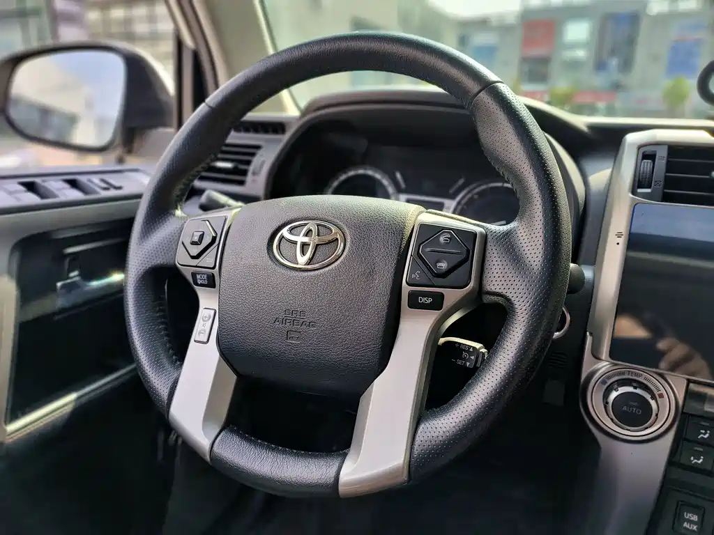Toyota 2019 Toyota 4Runner 4.0L Canadian Spec 2019 - thumbnail 13