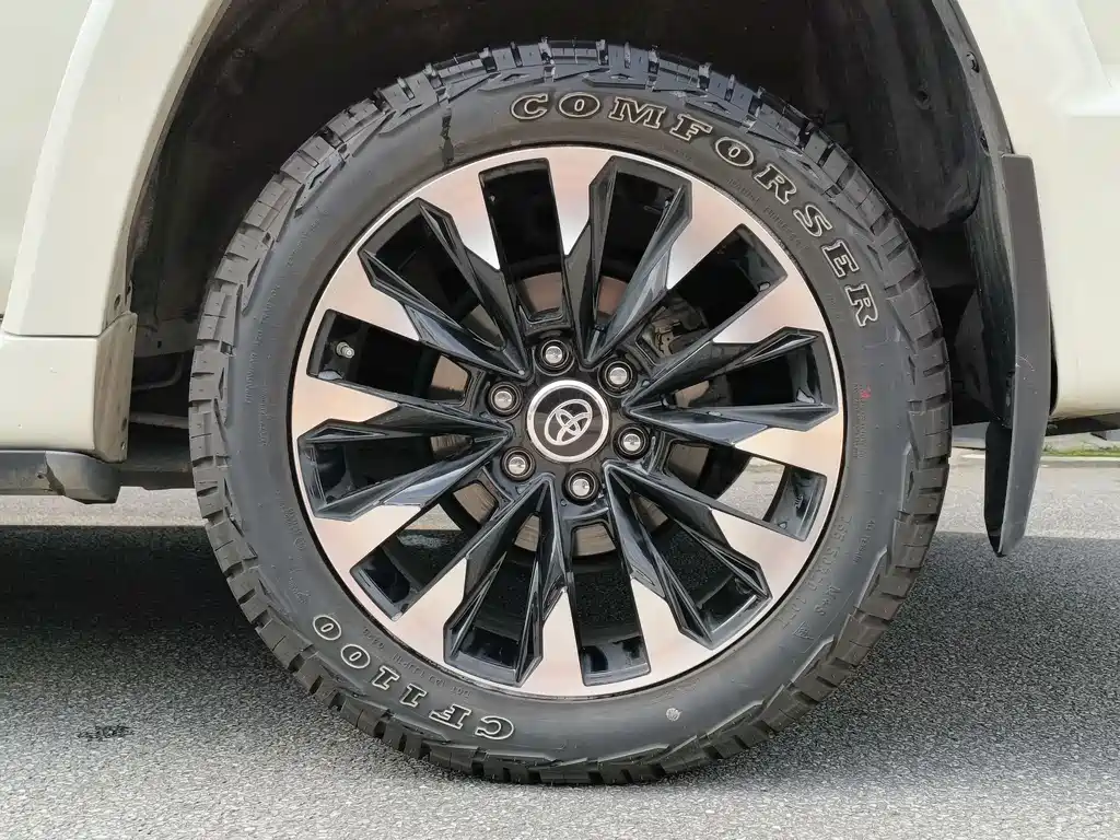 Toyota 2019 Toyota 4Runner 4.0L Canadian Spec 2019 - thumbnail 15
