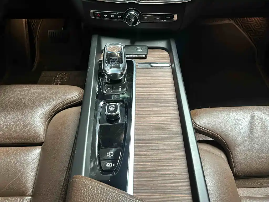 Volvo Volvo XC60 2022 B5 AWD Zhiyuan Luxury Edition 2022 - thumbnail 4