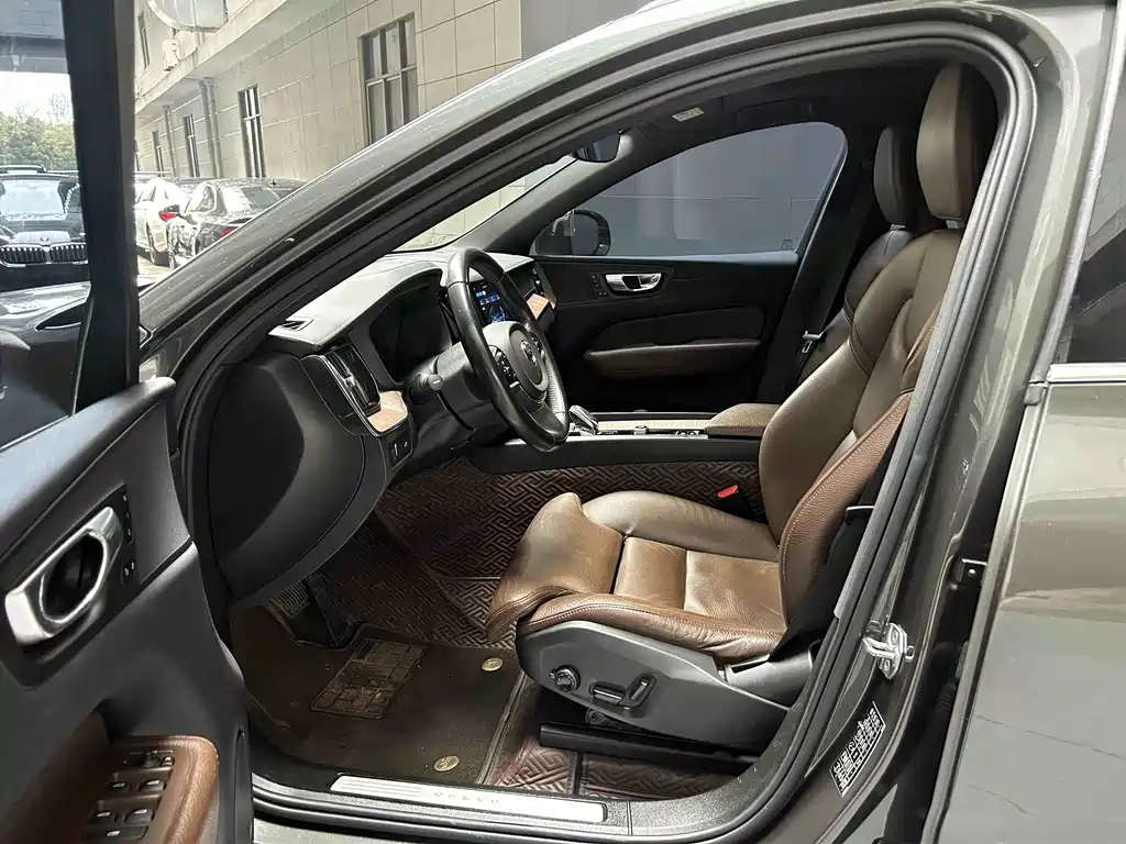 Volvo Volvo XC60 2022 B5 AWD Zhiyuan Luxury Edition 2022 - thumbnail 8