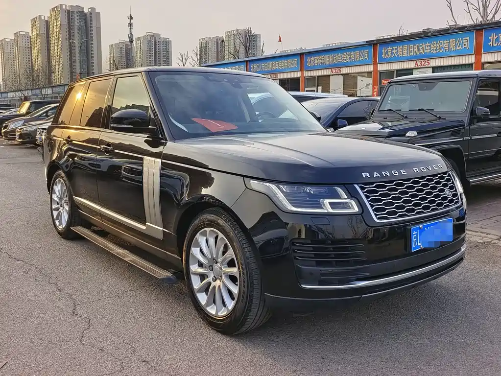 Land Rover 2019 Range Rover 3.0 SC V6 Heritage Edition 2019 - thumbnail 3