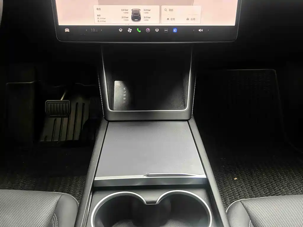 Tesla Tesla Model Y 2025 Rear-Wheel Drive Launch Edition 2025 - thumbnail 9