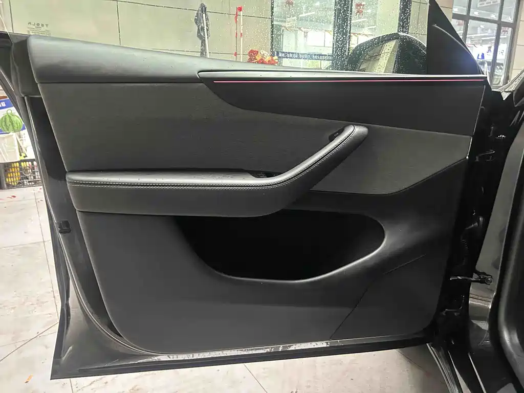Tesla Tesla Model Y 2025 Rear-Wheel Drive Launch Edition 2025 - thumbnail 16