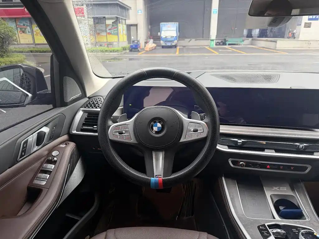 BMW BMW X5 2025 xDrive30Li Exclusive M Sport Night Edition 2025 - thumbnail 4