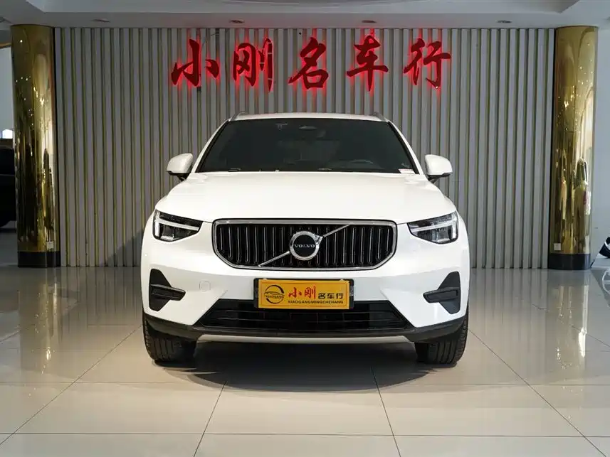 Volvo Volvo XC40 2023 B3 Momentum 2022 - thumbnail 3