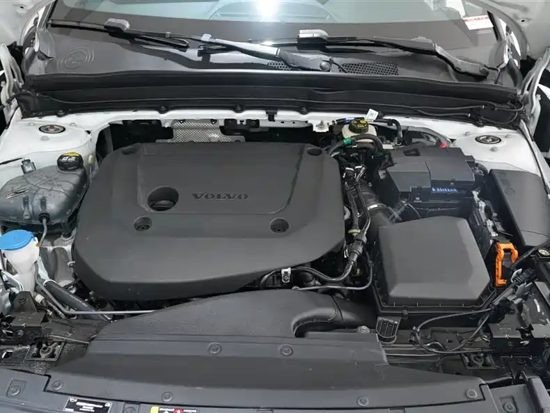 Volvo Volvo XC40 2023 B3 Momentum 2022 - thumbnail 8