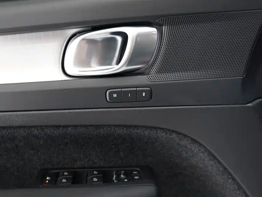 Volvo Volvo XC40 2023 B3 Momentum 2022 - thumbnail 12