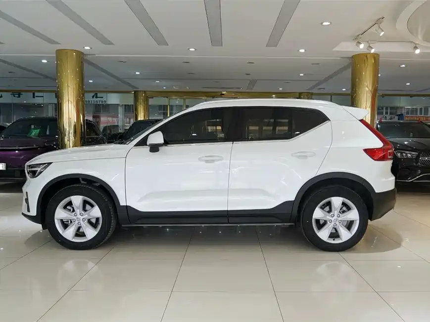 Volvo Volvo XC40 2023 B3 Momentum 2022 - thumbnail 14