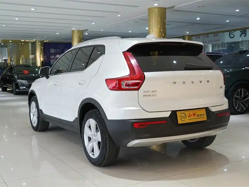 Volvo Volvo XC40 2023 B3 Momentum 2022 - thumbnail 16