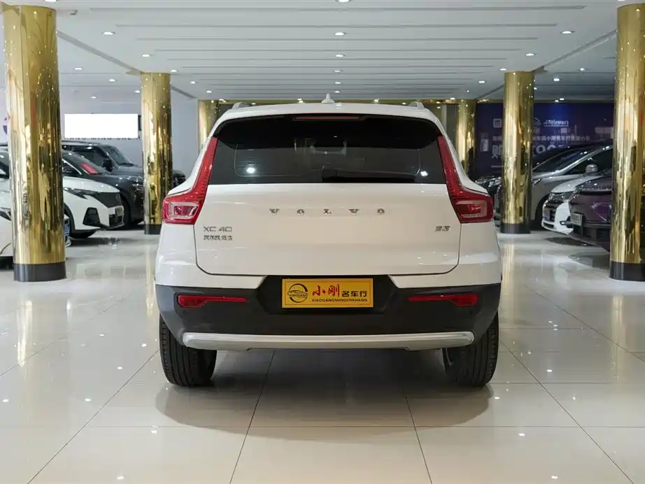 Volvo Volvo XC40 2023 B3 Momentum 2022 - thumbnail 17