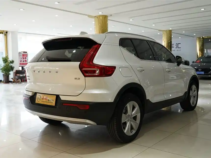 Volvo Volvo XC40 2023 B3 Momentum 2022 - thumbnail 18