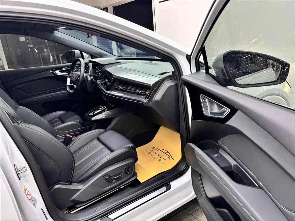 Audi Audi Q4 e-tron 2024 40 e-tron Launch Edition 2024 - thumbnail 15