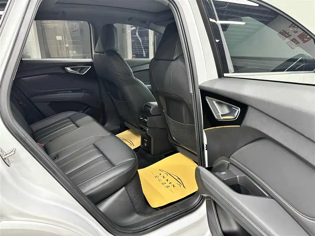 Audi Audi Q4 e-tron 2024 40 e-tron Launch Edition 2024 - thumbnail 16