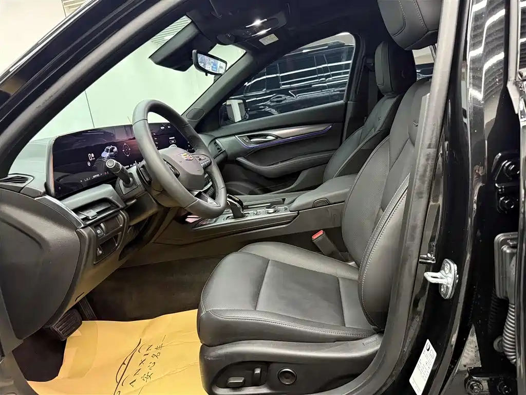Cadillac Cadillac CT5 2025 28T Track Performance Edition 2025 - thumbnail 6