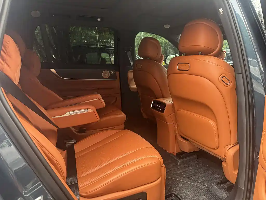 AITO AITO M9 2024 EREV Ultra Edition 42kWh 6-Seater 2024 - thumbnail 5