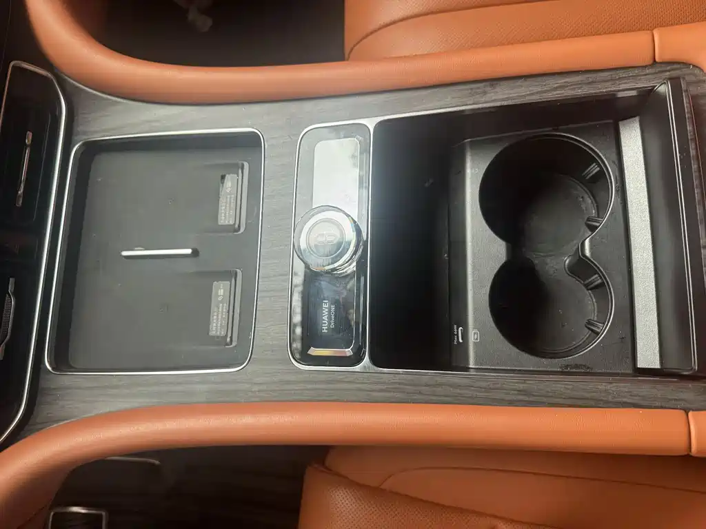 AITO AITO M9 2024 EREV Ultra Edition 42kWh 6-Seater 2024 - thumbnail 8