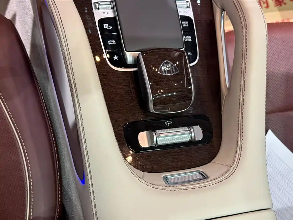 Mercedes-Benz Maybach GLS 600 4MATIC Liyue Edition 2021 - thumbnail 23