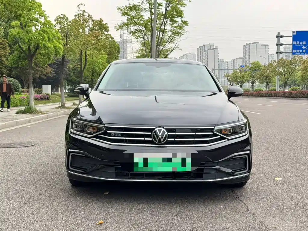 Volkswagen Magotan GTE 2022 2022 - thumbnail 2