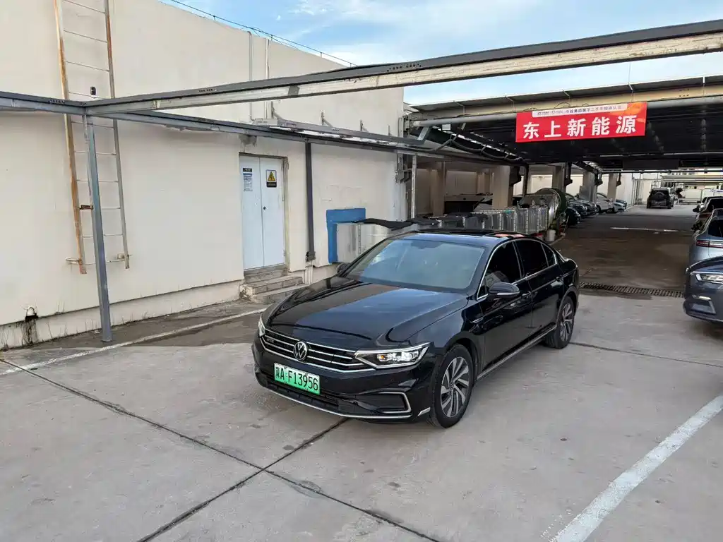 Volkswagen Magotan GTE PHEV 2022 GTE Luxury 2022 - thumbnail 2