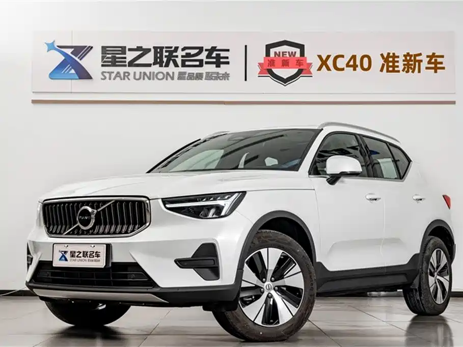 Volvo Volvo XC40 2025 B3 Momentum Luxury Edition 2025