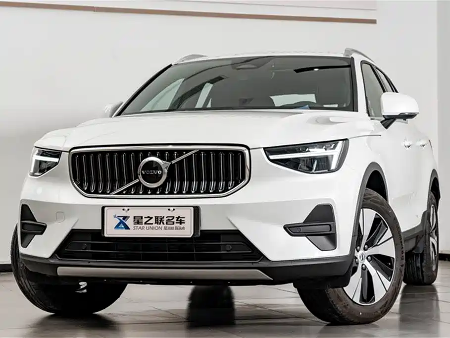 Volvo Volvo XC40 2025 B3 Momentum Luxury Edition 2025 - thumbnail 3