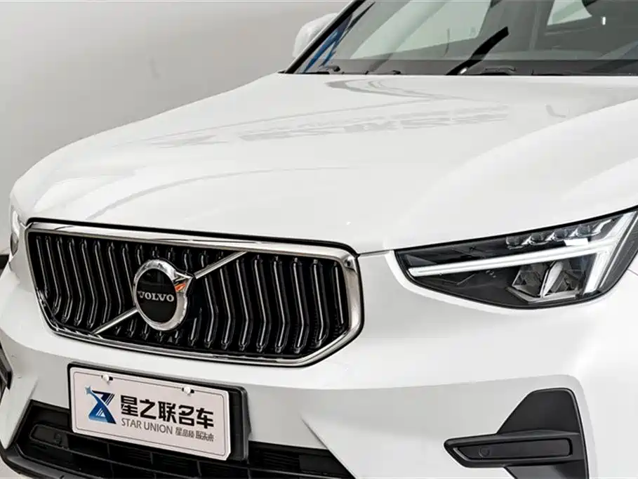 Volvo Volvo XC40 2025 B3 Momentum Luxury Edition 2025 - thumbnail 4