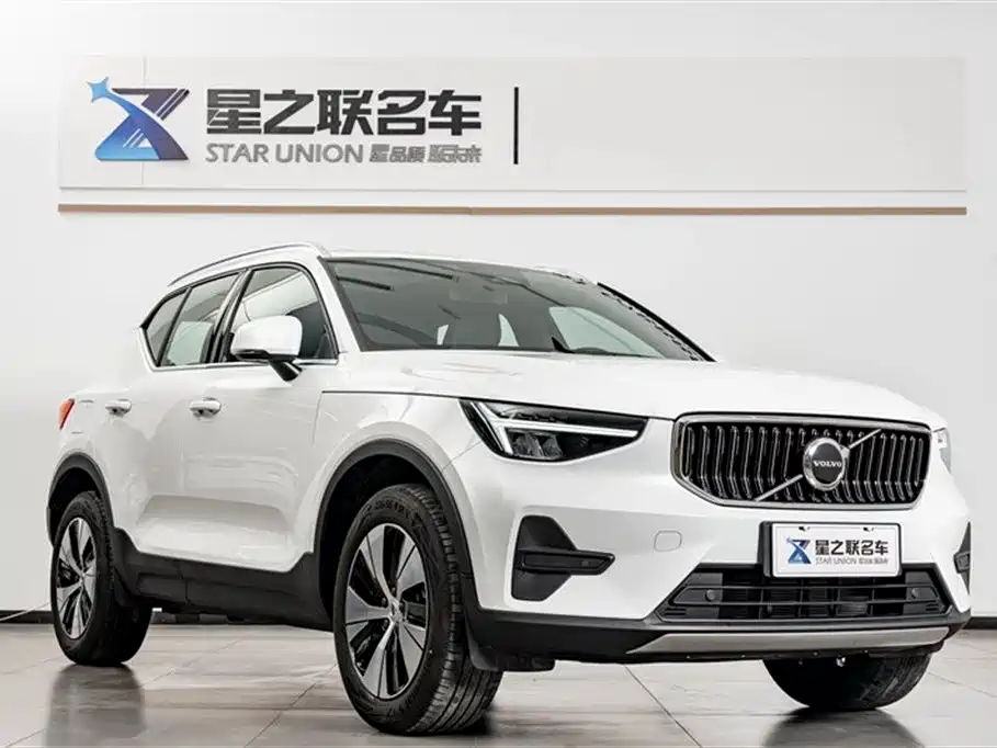 Volvo Volvo XC40 2025 B3 Momentum Luxury Edition 2025 - thumbnail 5