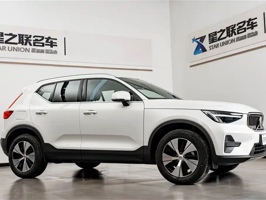 Volvo Volvo XC40 2025 B3 Momentum Luxury Edition 2025 - thumbnail 6