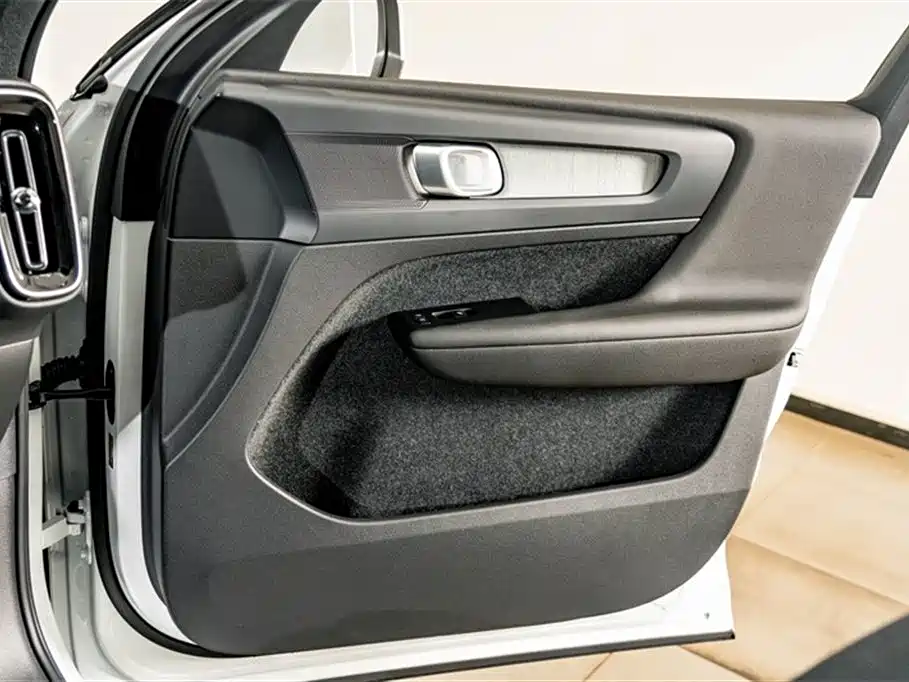 Volvo Volvo XC40 2025 B3 Momentum Luxury Edition 2025 - thumbnail 15