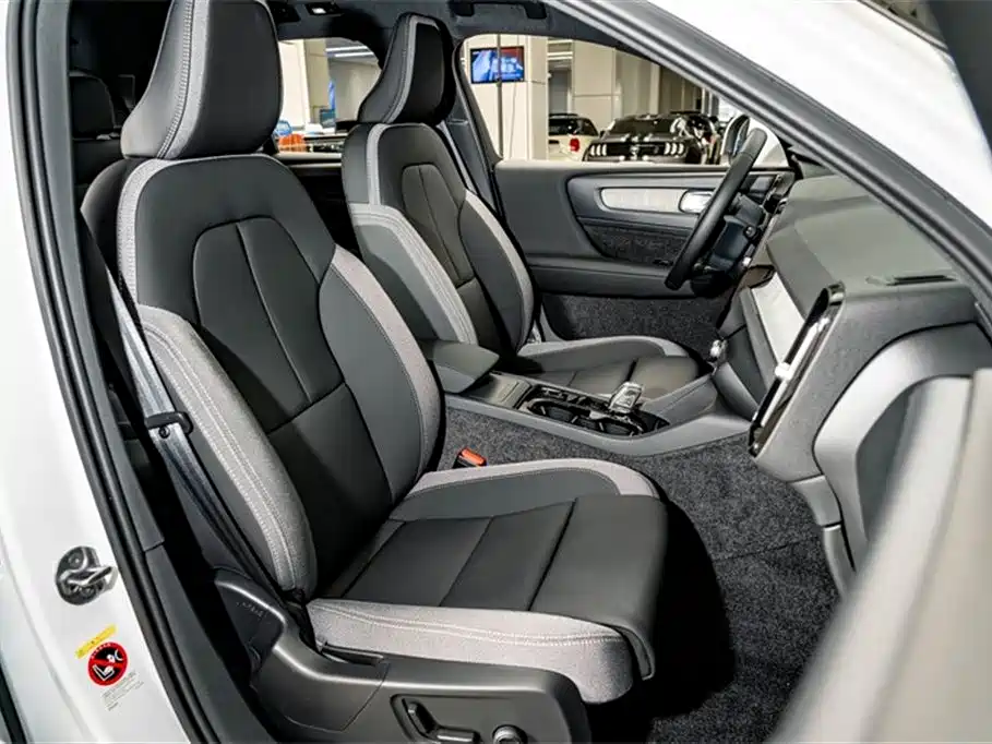 Volvo Volvo XC40 2025 B3 Momentum Luxury Edition 2025 - thumbnail 19