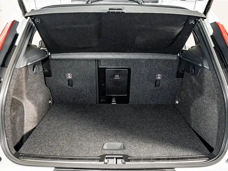 Volvo Volvo XC40 2025 B3 Momentum Luxury Edition 2025 - thumbnail 23