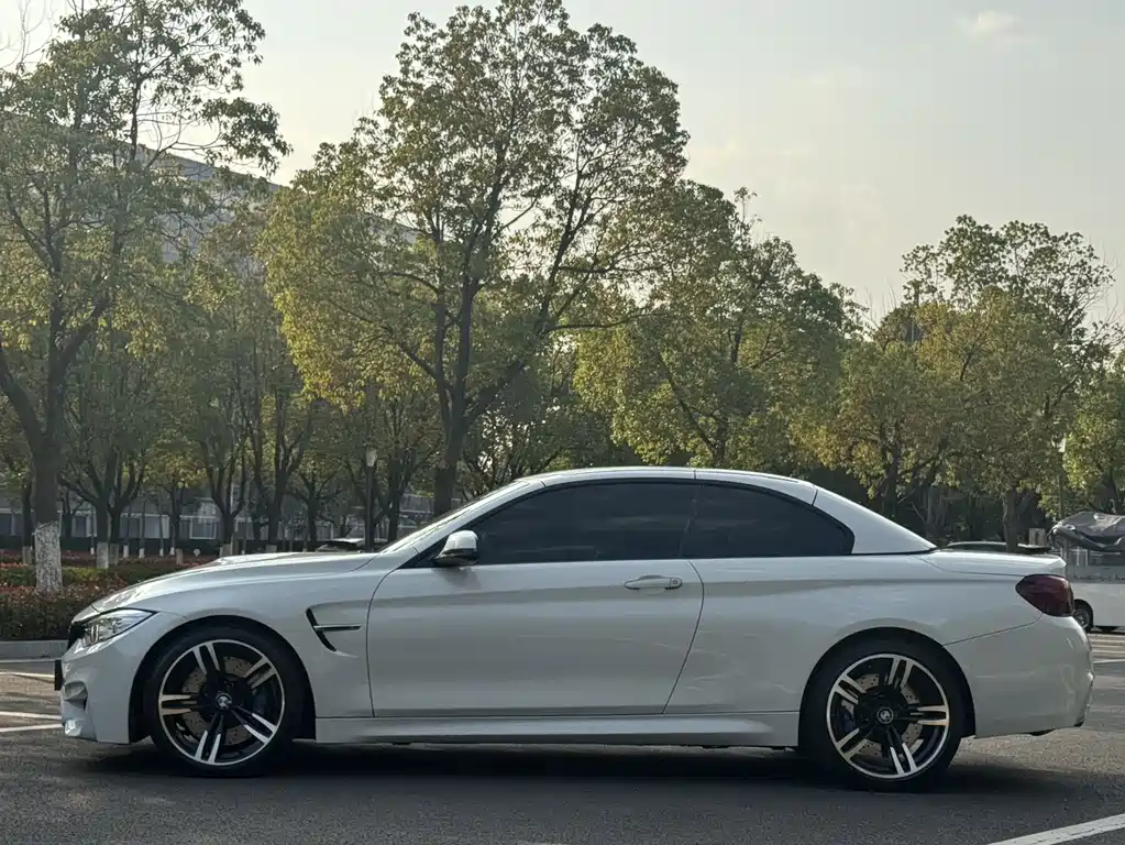 BMW BMW M4 Convertible 2015 - thumbnail 4
