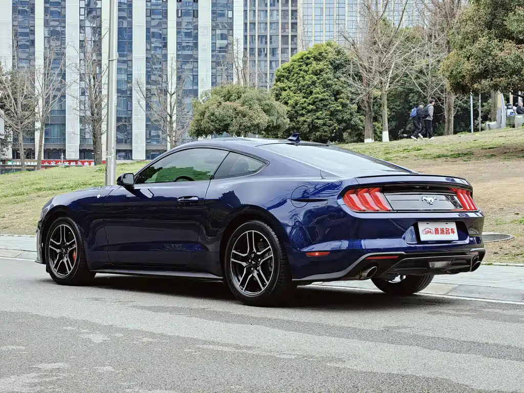Ford Mustang 2.3T EcoBoost 2022 - thumbnail 3