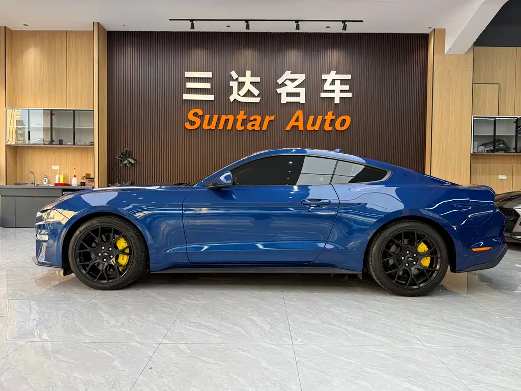 Ford Mustang 2.3T EcoBoost 2022 - thumbnail 7