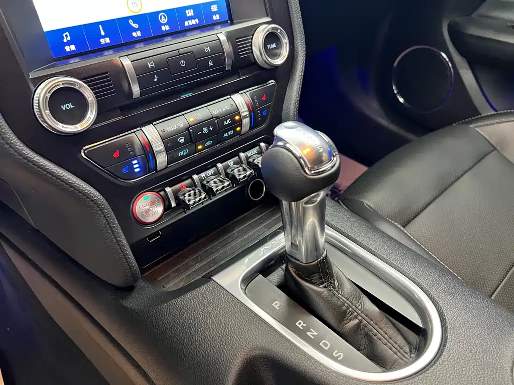 Ford Mustang 2.3T EcoBoost 2022 - thumbnail 13