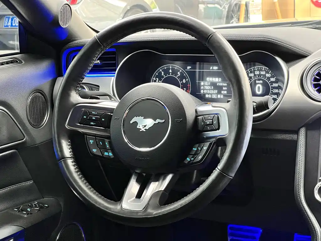 Ford Mustang 2.3T EcoBoost 2022 - thumbnail 17