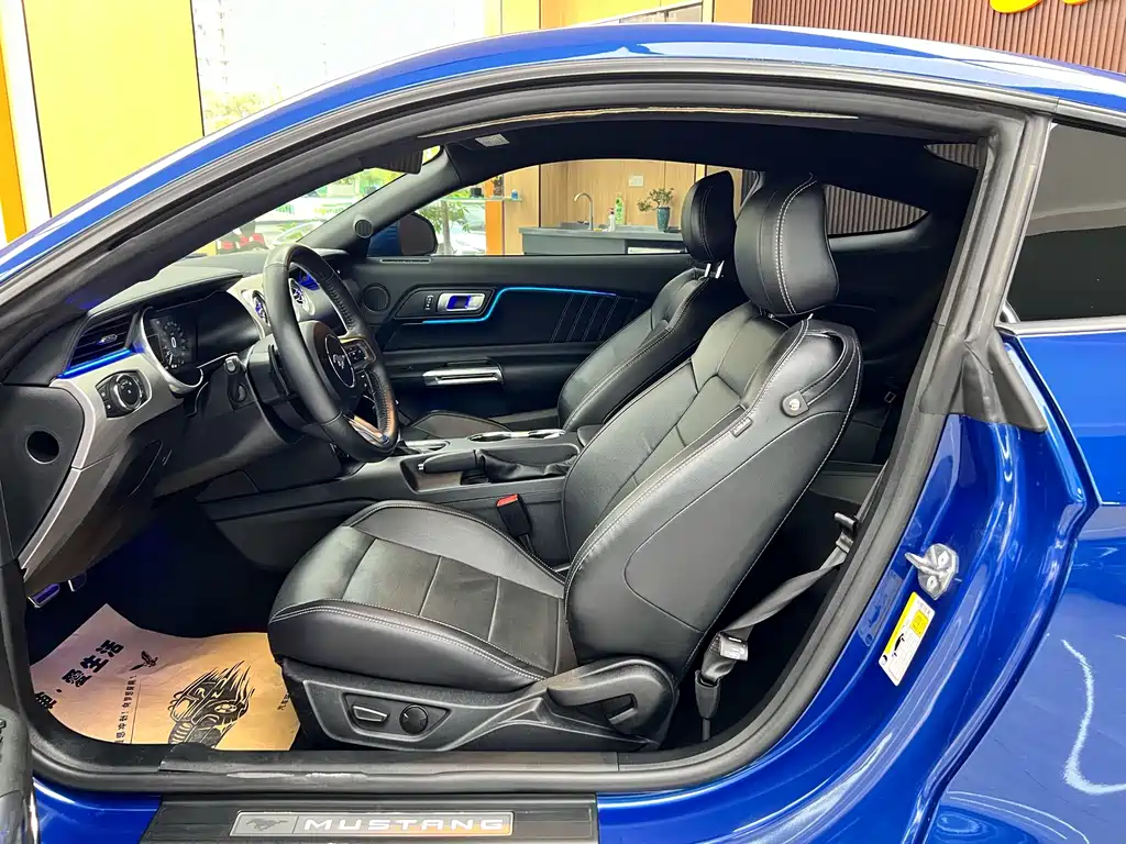 Ford Mustang 2.3T EcoBoost 2022 - thumbnail 22